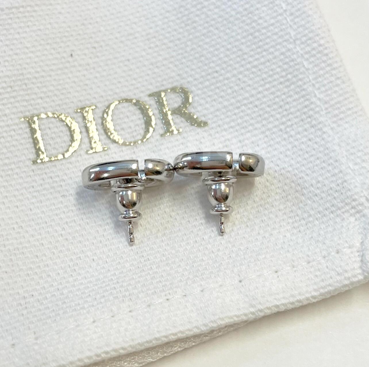 【国内直営即発】タイムレス！DIOR★CD NAVY スタッズ ピアス